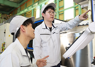 Another key factor for choosing the machine was that it is easy for less-experienced young operators to operate.