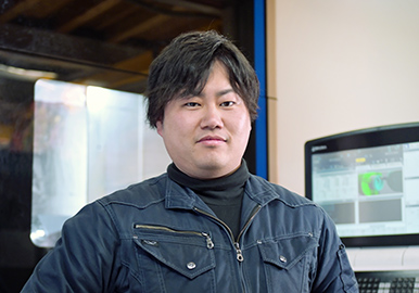 CAD-CAM Manager / Machine operator Yukihiro Yoshida