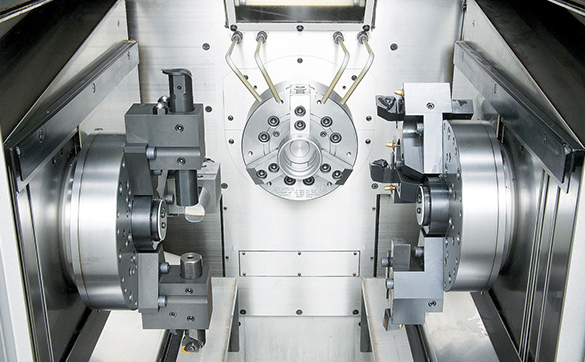 Simultaneous machining with two turrets to improve productivity